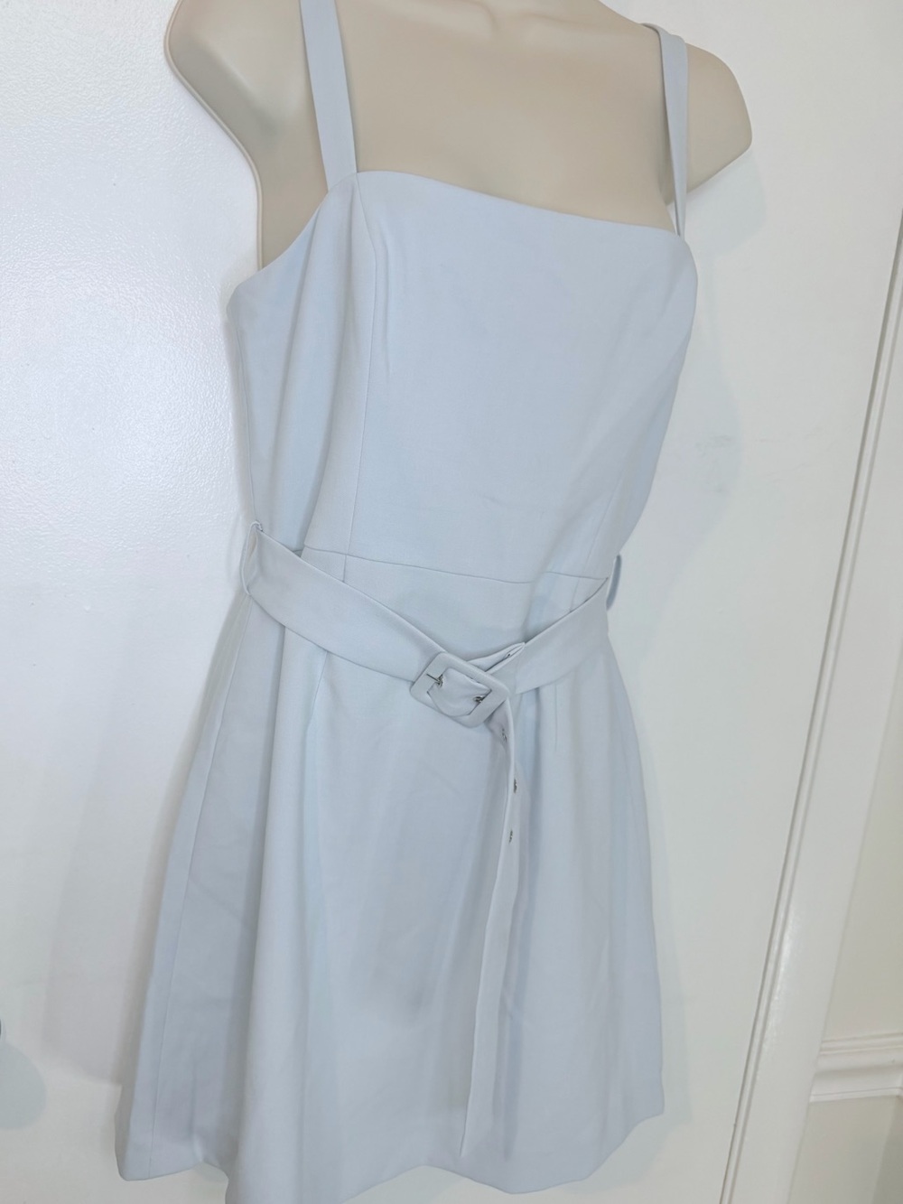 French Connection Whisper Belted Straight Neck Dress Light Dream Blue Size 8 NWT - Picture 3 of 16